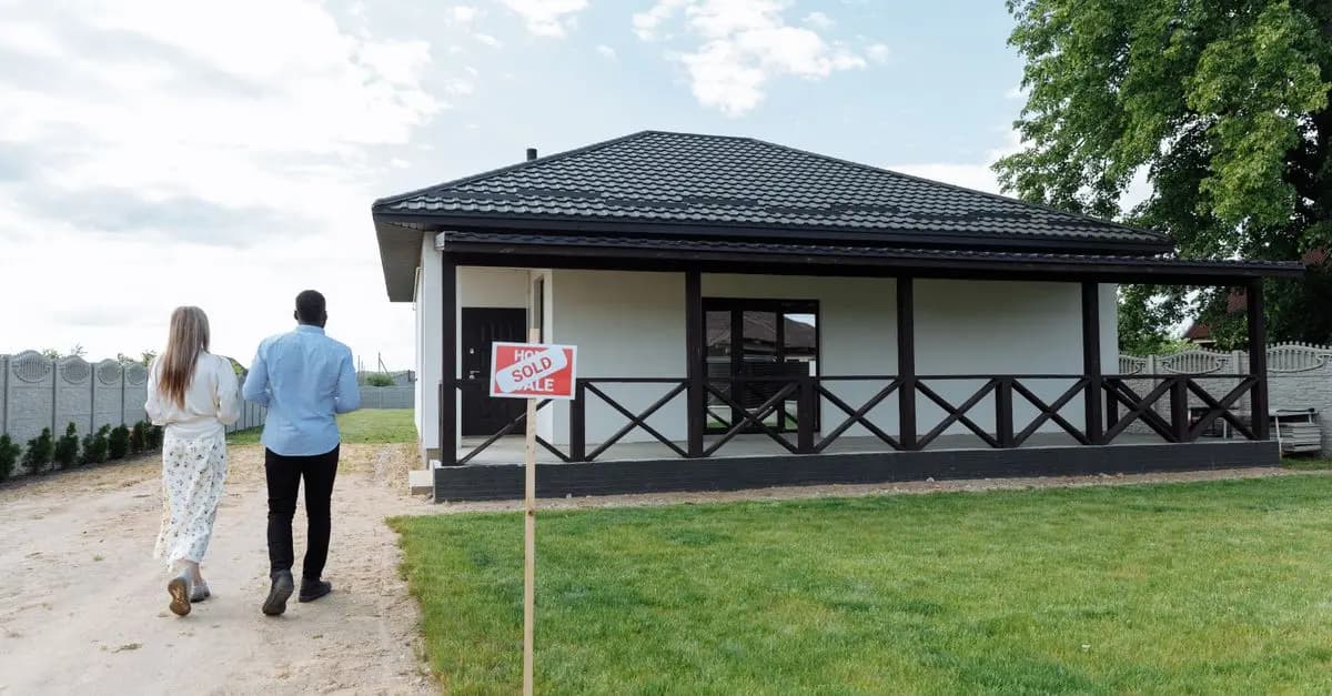 Jak przeprowadzić analizę rynku nieruchomości przed zakupem domu?